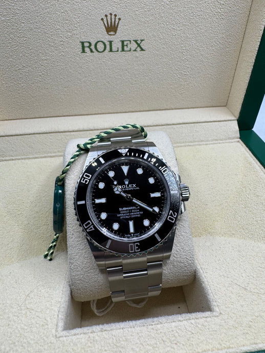 ROLEX SUBMARINER NON-DATE 41MM BOX & PAPERS £9,750 WSN 3272