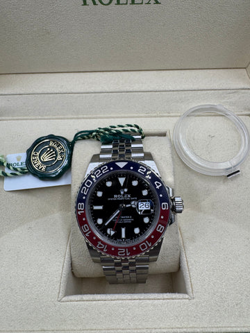 ROLEX GMT-MASTER II 'PEPSI' 40MM BOX & PAPERS £15,950 WSN 3495